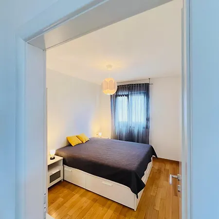 Almond 2 - Free Parking * Split