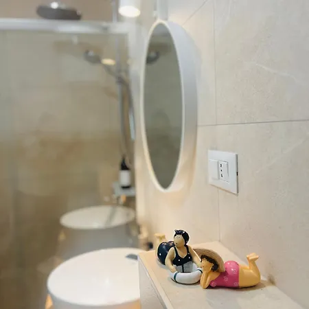 Almond 2 - Free Parking