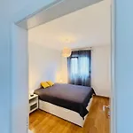Almond 2 - Free Parking * Split